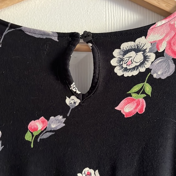 Louie Lucie | Fit and flare belted floral dress - Picture 3 of 4